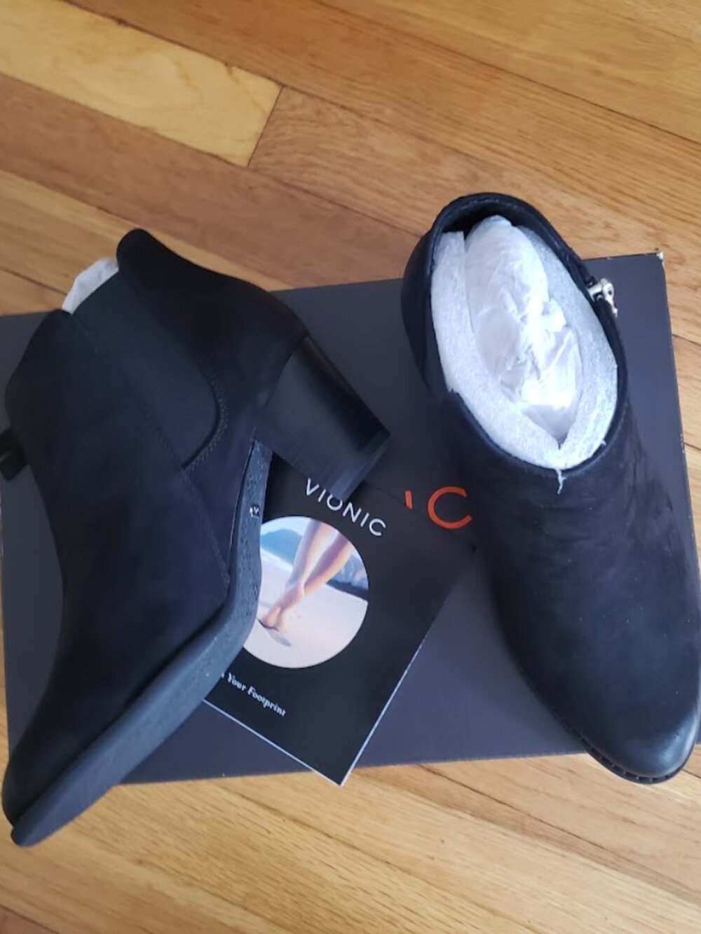 Women's Vionic Sterling weather-resistant Suede Block Heel Ankle Booties 6.5 New